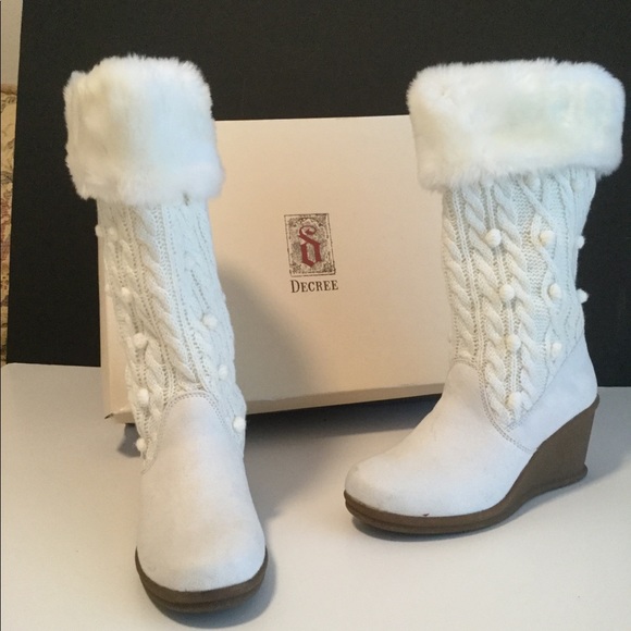 Boot off white sweater, wedge Heel,fur rim 6.5M - Picture 4 of 6